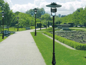 Lắp đèn Led trong sân vườn bằng cột chiếu sáng