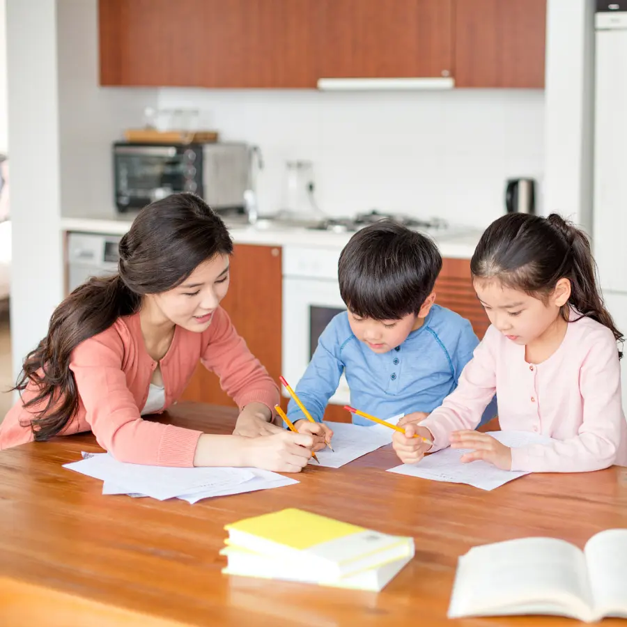Dùng Đèn LED Có Hại Mắt Không? Cách Chọn Đèn LED An Toàn Cho Gia Đình 1 Dùng Đèn LED Có Hại Mắt Không? Cách Chọn Đèn LED An Toàn Cho Gia Đình