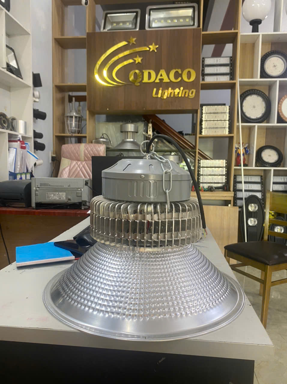 Tại sao nên sử dụng đèn Led Highbay cho chiếu sáng nhà xưởng? 2 Tại sao nên sử dụng đèn Led Highbay cho chiếu sáng nhà xưởng?