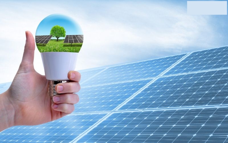 Thi công chiếu sáng đèn năng lượng mặt trời đạt chuẩn 3 Sử dụng đèn năng lượng mặt trời giúp tiết kiệm chi phí
