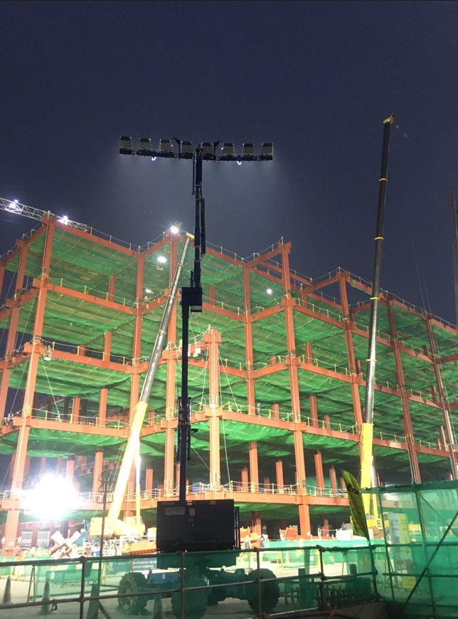 Tại sao nên chọn đèn LED công nghiệp cho các công trình lớn? 1 Tại sao nên chọn đèn LED công nghiệp cho các công trình lớn?