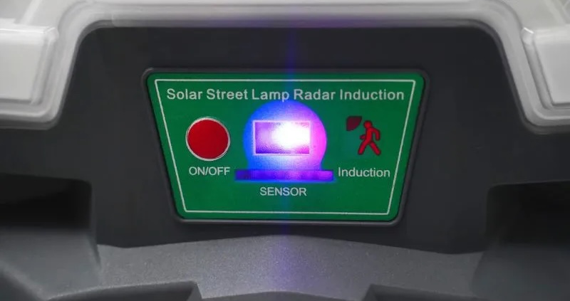 Kiểm tra đèn báo sạc trên thân đèn