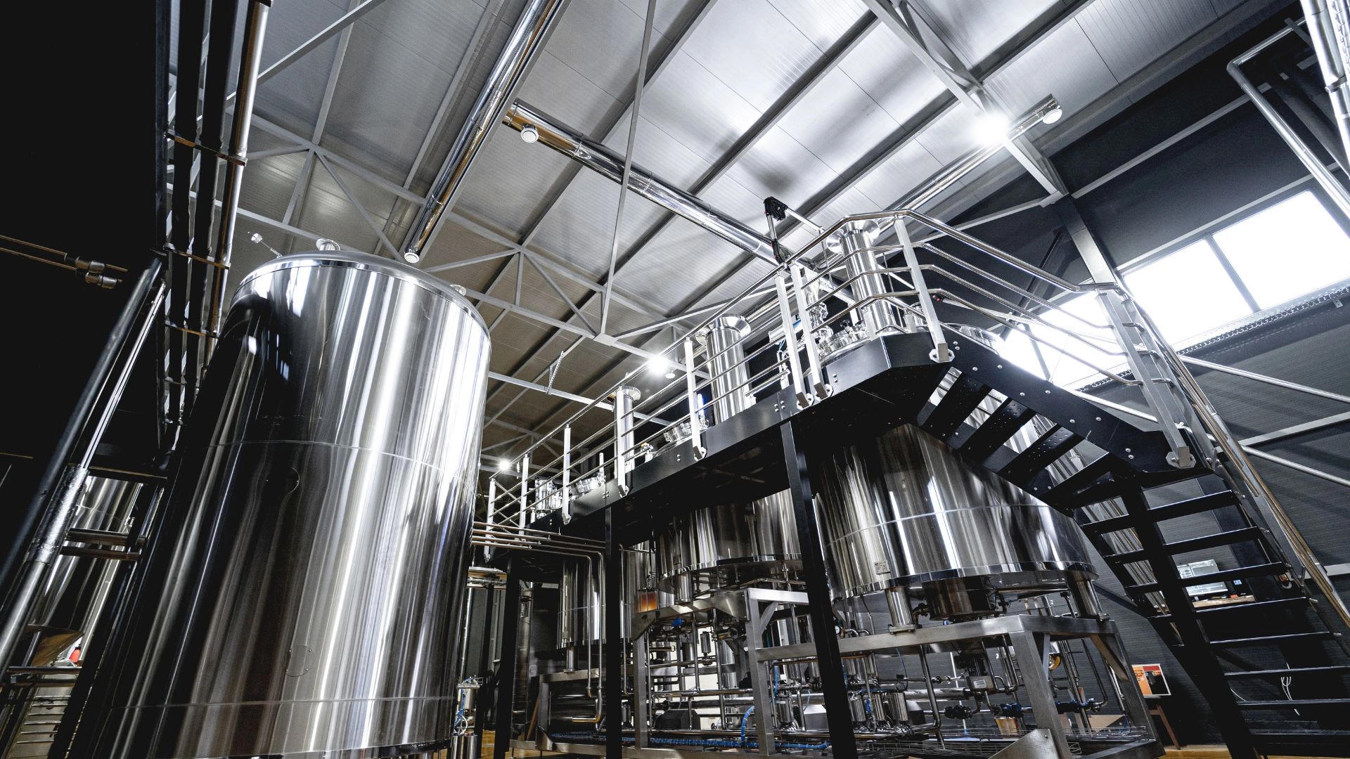 Trần nhà từ 6 đến 9 mét (20-30 feet)