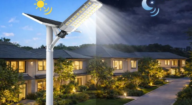 Đèn tự động sạc ban ngày, chiếu sáng vào ban đêm