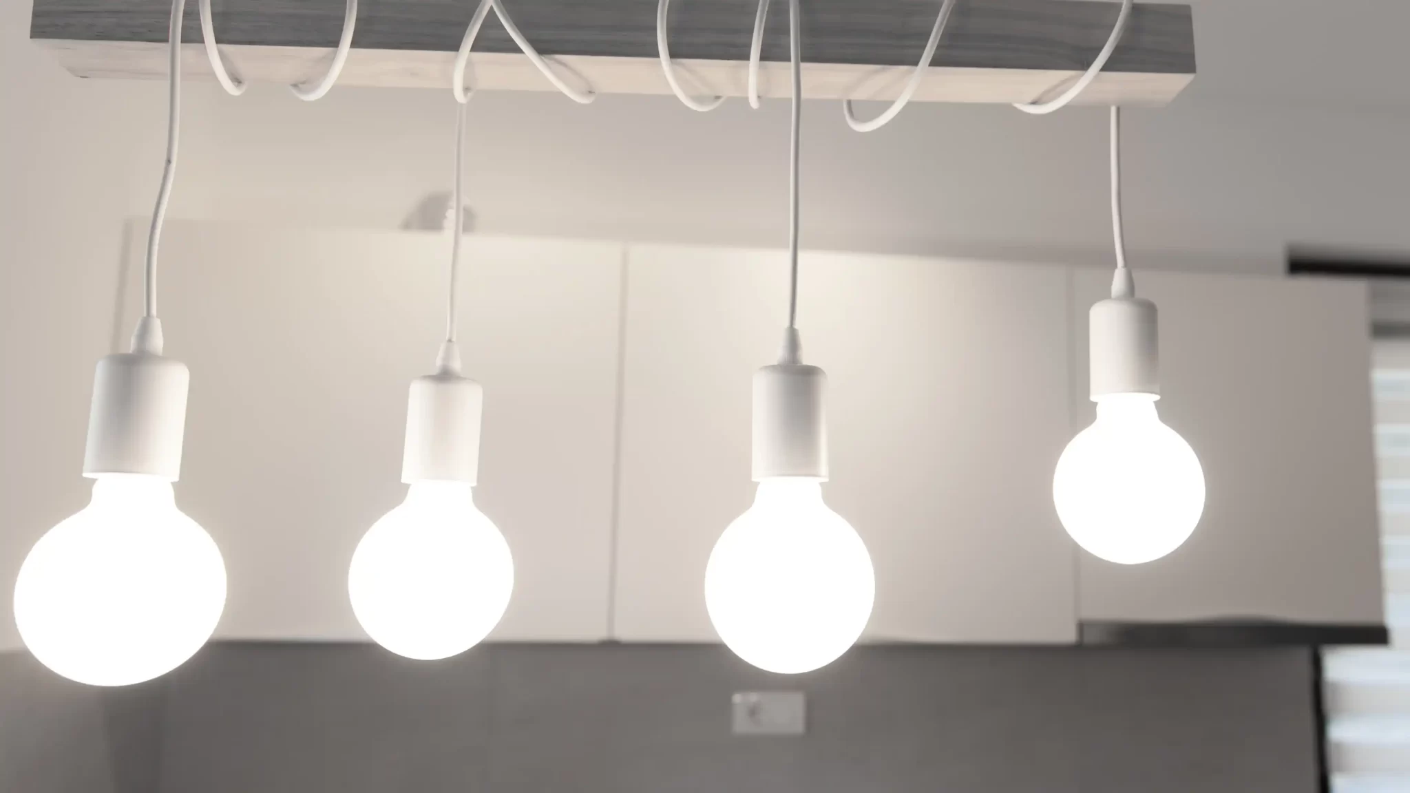 Cơ Chế Sinh Nhiệt và Truyền Nhiệt trong Đèn LED