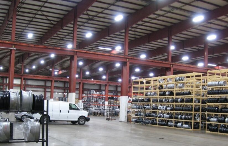 Đèn LED Nhà Xưởng: Giải Pháp Chiếu Sáng Tiết Kiệm Và Hiệu Quả Cho Nhà Máy 2 AN TOÀN VÀ THÂN THIỆN